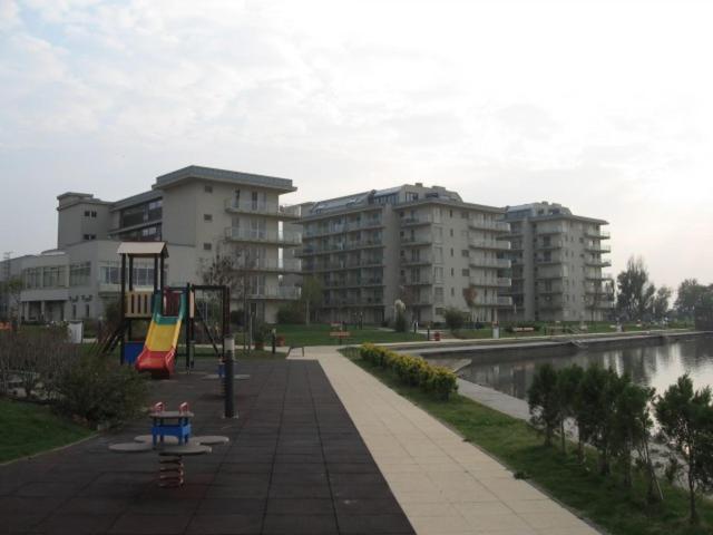 Ferienwohnung Azur Apartman Velence Exterior foto