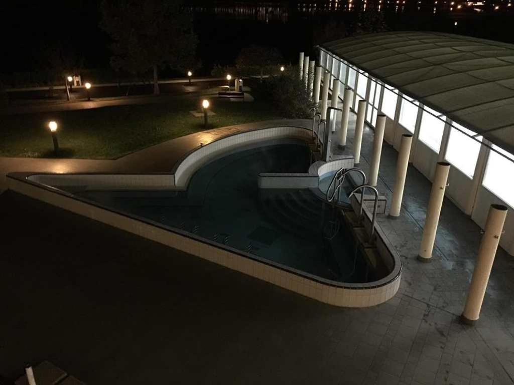Ferienwohnung Azur Apartman Velence Exterior foto